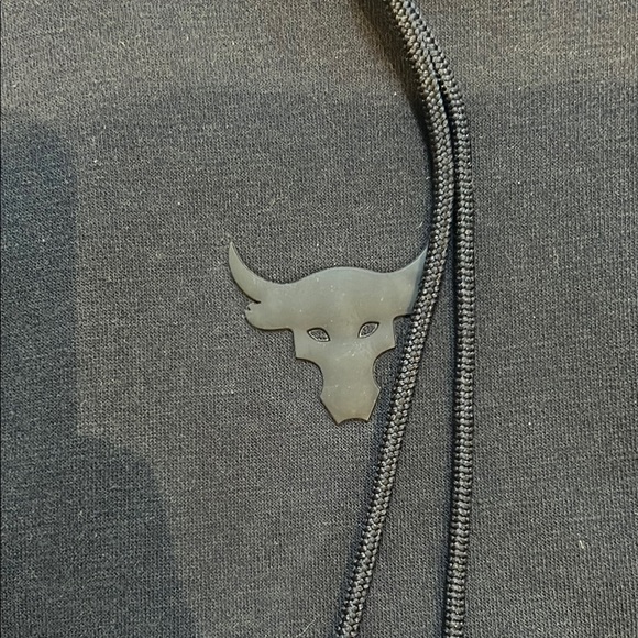 Under Armour Black Hoodie - Picture 3 of 6